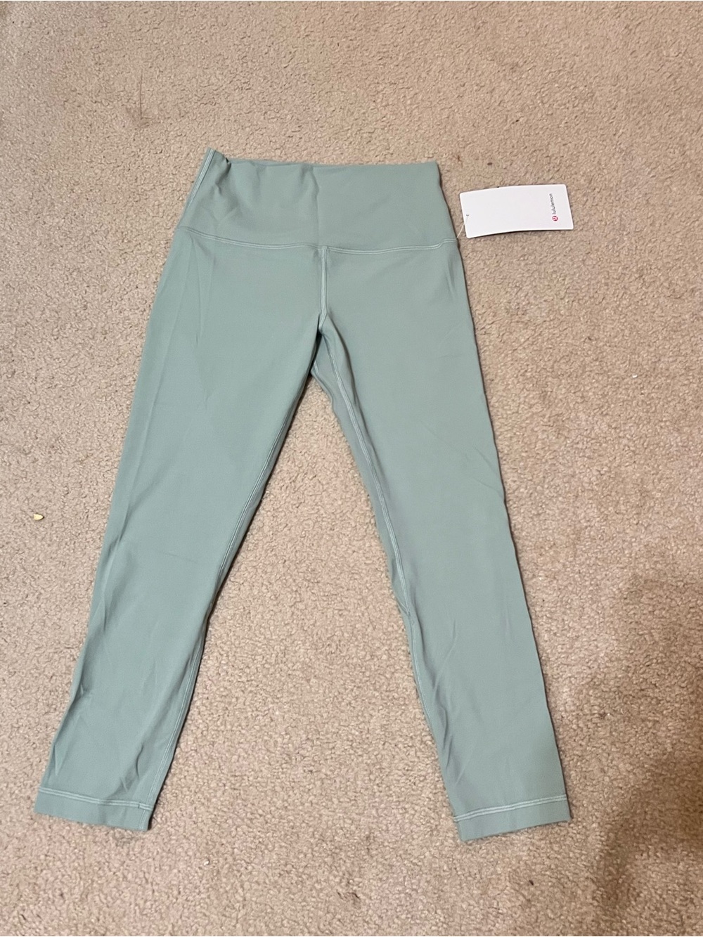 Lululemon size 6 leggings NWT